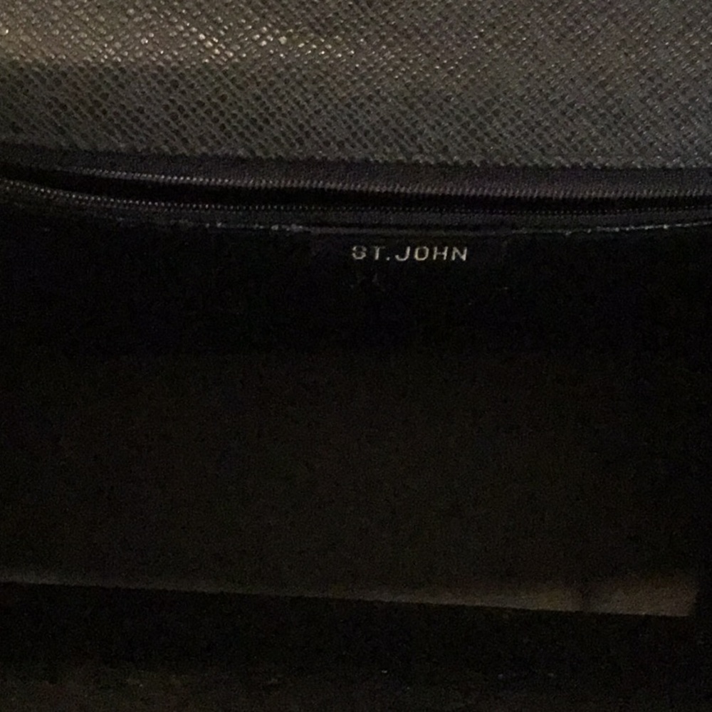 🎉🎉🎉HOST PICK🎉🎉🎉🎉  St. John Black Leather Bag w/ Gold Hardware - Picture 6 of 10